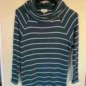 Lou and Grey Super Soft Sweatshirt